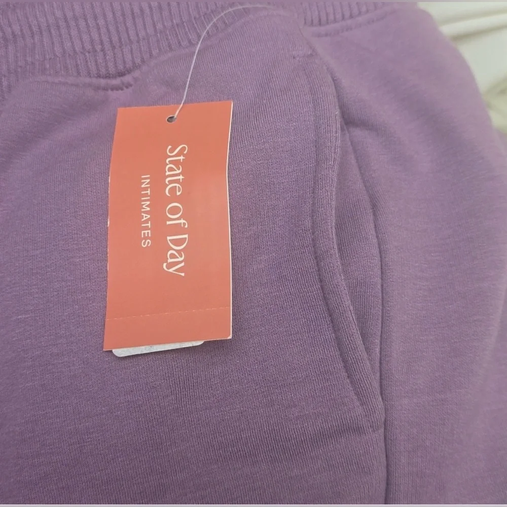 State of Day Women's High-Rise Fleece
Cargo Sweatpants - Picture 2 of 8